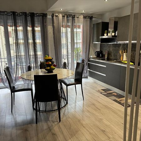 Gorgeous 2 Bedrooms Holiday Apartement Nicea Zewnętrze zdjęcie